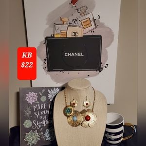 Beautiful floral fashion necklace set